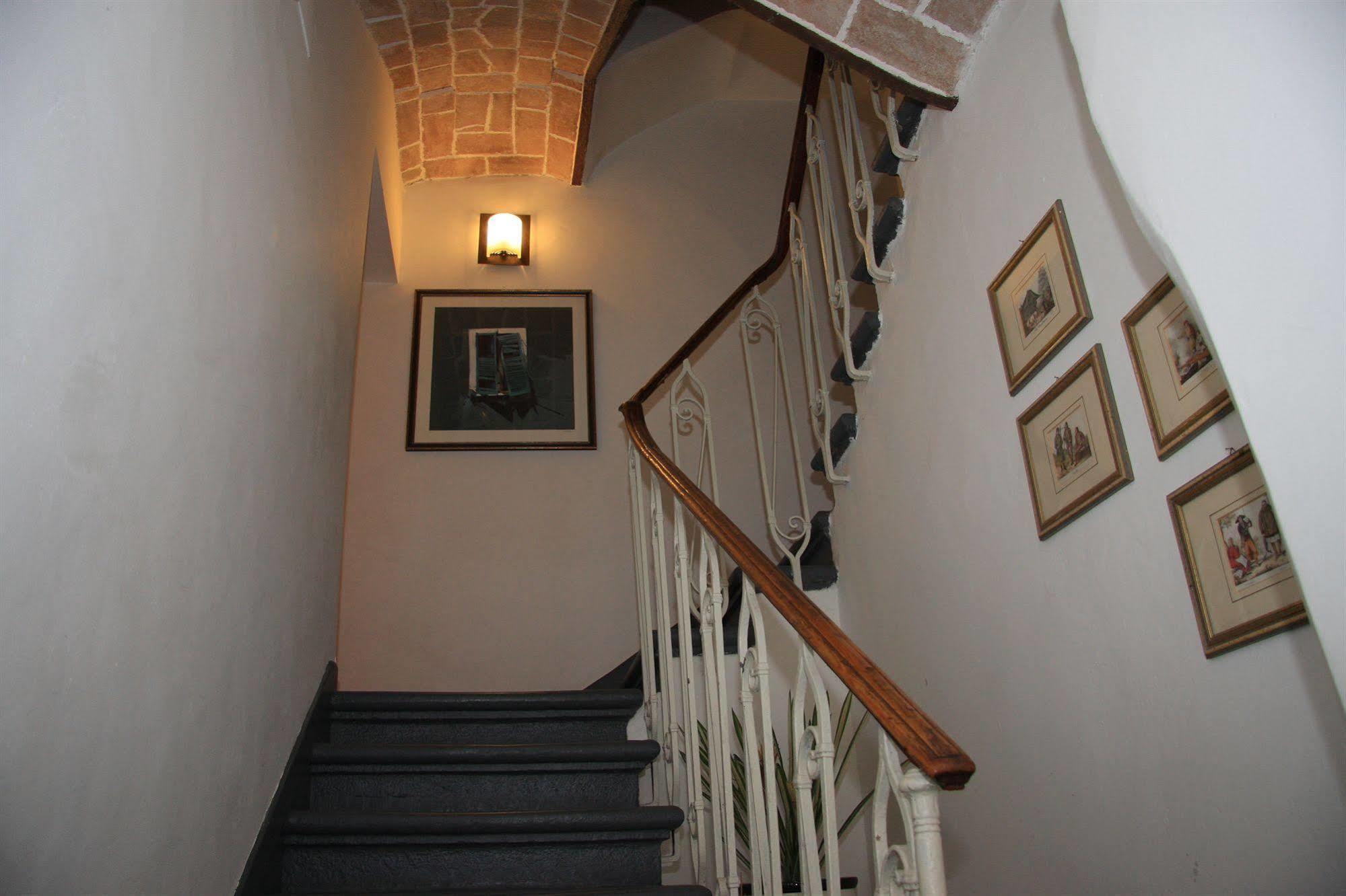 פרוג'ה Hotel Morlacchi מראה חיצוני תמונה